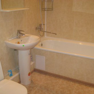 Επισκευή της τουαλέτας με πάνελ άμμου