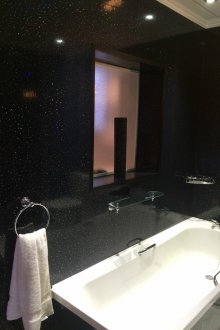 Επισκευή τουαλέτας και πάνελ μπάνιου