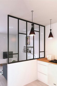 Εσωτερικό χώρισμα ανάμεσα στην κουζίνα και το σαλόνι