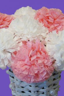 Håndverk for 8. mars fra servietter og aviser