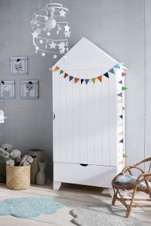 Η διάταξη του παιδικού δωματίου με ντουλάπα