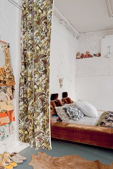 Oduska από odnushki με κουρτίνα