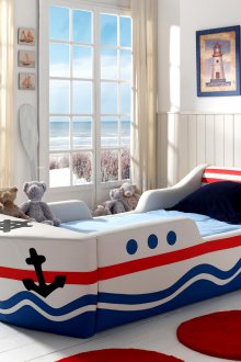 Νηπιαγωγείο στο ναυτικό στυλ με κρεβάτι