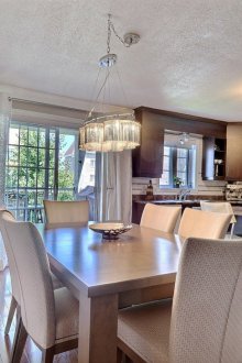 Σχεδιασμός κουζίνας καθιστικού με διακόσμηση