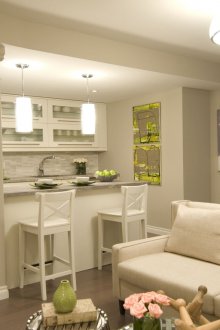 Σχεδιασμός κουζίνας καθιστικού με πράσινο ντεκόρ