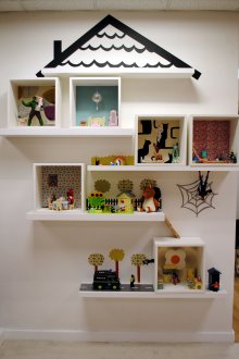 Διακοσμητικό παιδικό δωμάτιο με ράφια
