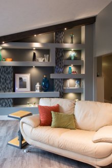 Ζωνοποίηση ιδεών σε ένα γκρίζο σαλόνι