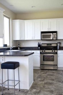 Πλακάκια στο πάτωμα της κουζίνας