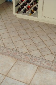 Πλακάκια στο πάτωμα της κουζίνας