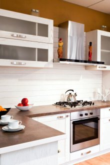 Ανακατασκευή λευκής κουζίνας