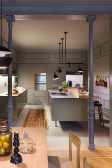 Ανακατασκευή γκρι κουζίνας