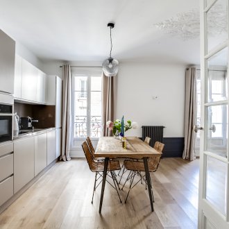 Αναδιαμόρφωση μιας κουζίνας με καθιστικό