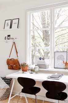 Εργασία στο σπίτι με παράθυρο