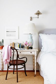 Εργασία στο σπίτι στο υπνοδωμάτιο