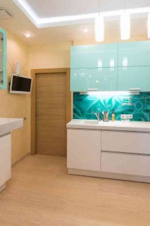 Τυρκουάζ μπεζ κουζίνα