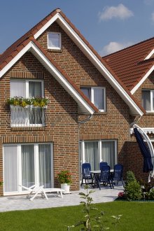 Μικρά σπίτια με επένδυση από τούβλα