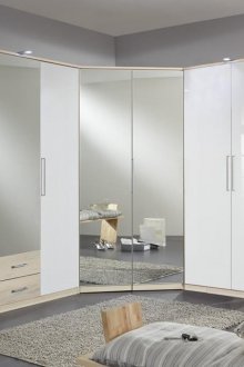 Μπεζ και λευκό γραφείο με καθρέφτες