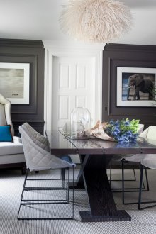 Μπλε, γκρι και άλλα χρώματα στο εσωτερικό της τραπεζαρίας