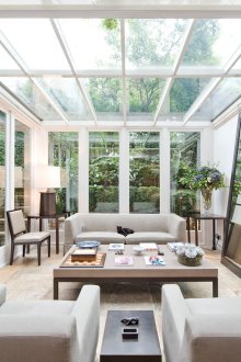 Καλοκαιρινό κιόσκι με μεγάλο καθρέφτη