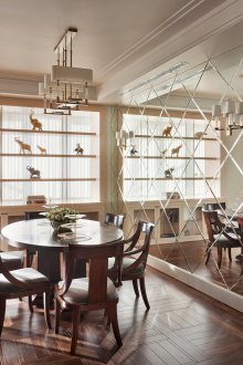 Καθρέφτης τοίχο στην τραπεζαρία