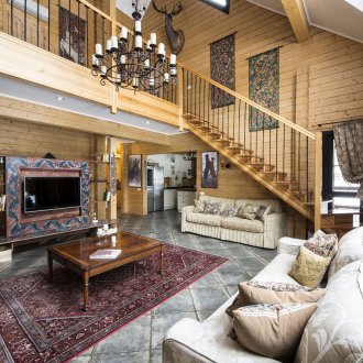 Φωτεινό σαλόνι με χαλί σαλέ