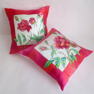 Διακοσμητικά μαξιλάρια με τριαντάφυλλα