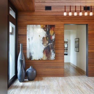 Μοντέρνα είσοδος σε εξοχική κατοικία