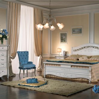 Όμορφος πολυέλαιος ιταλικού στιλ