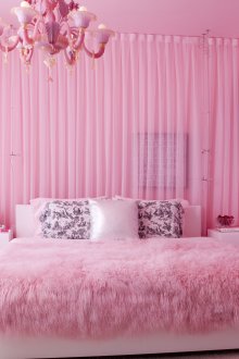 Φωτεινό ροζ υπνοδωμάτιο