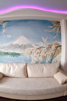 Όμορφη σχεδίαση ορεινής περιοχής και σακούρα στο εσωτερικό