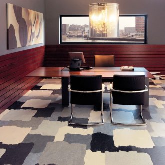 Γραφικό λινέλαιο στο γραφείο