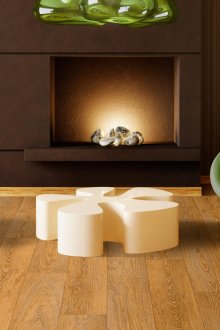 Καφέ λινέλαιο στο εσωτερικό με πράσινες προθέσεις