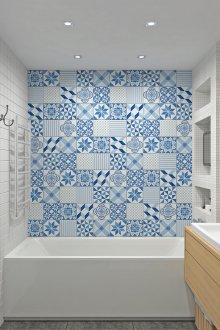 Πακέτο με λευκά και μπλε πλακάκια σε μπάνιο