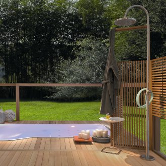 Μπλε πλακάκια στο ντους