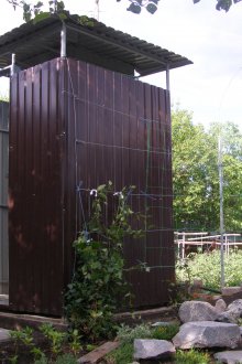 Απλό ντους χωράει από κυματοειδές χαρτόνι