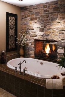 Διακόσμηση τοίχου στο μπάνιο με διακοσμητική πέτρα