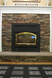 Τζάκι διακοσμημένη με διακοσμητική πέτρα