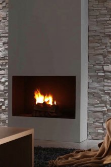 Διακοσμητική γκρι πέτρα σε ένα μοντέρνο εσωτερικό