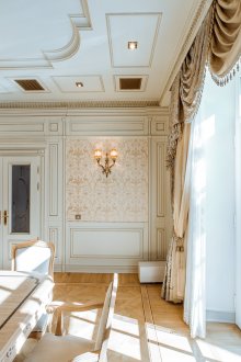 Καρέκλες τραπεζαρίας στην κλασική τραπεζαρία