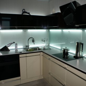 Γυάλινη ποδιά κουζίνας