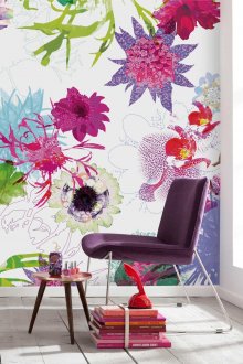 Μεγάλα φωτεινά λουλούδια σε σχεδιασμό ταπετσαρίας