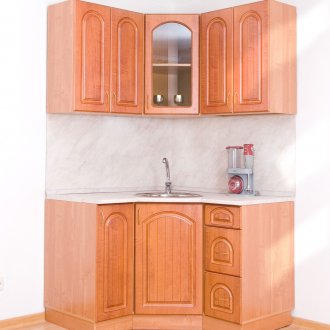 Στερεά γωνιά κουζίνας σε μαύρο ξύλο