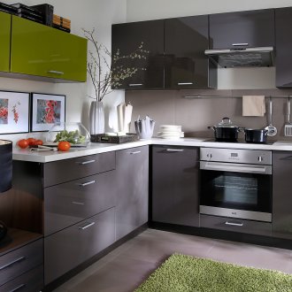 Γωνιακή ασπρόμαυρη μοντέρνα κουζίνα