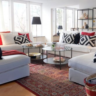 Ζεστό σκανδιναβικό σαλόνι σε ένα ιδιωτικό σπίτι