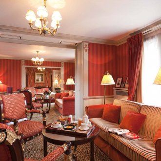 Empire στυλ λευκό οροφή στο σαλόνι