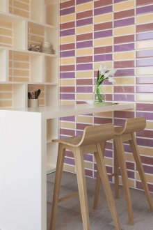 Πέτρινο κεραμίδι στο φράχτη