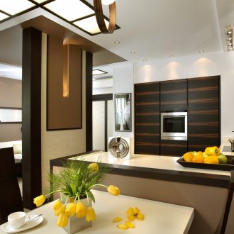 Μικρή κουζίνα σε διαμέρισμα στούντιο σύντηξης