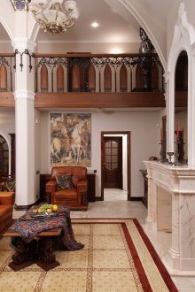 Γοτθικό σαλόνι με τζάκι και καθρέφτη