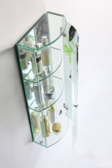 Γυάλινα ράφια για αξεσουάρ μπάνιου