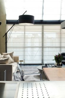 Μικρό μπεζ σαλόνι βιομηχανικού στυλ